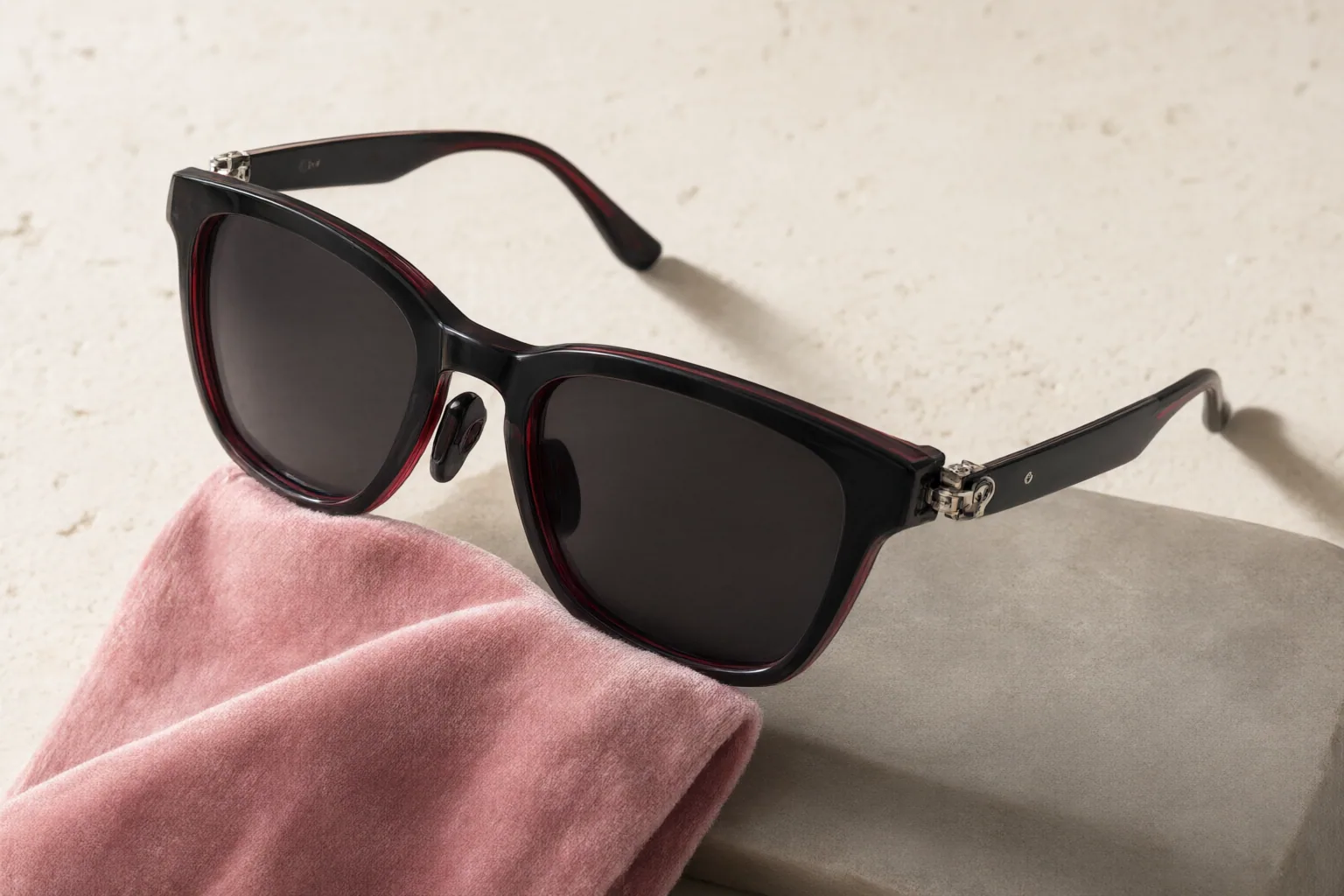 Editorial detail illustrating evidence and decision criteria for How Should Sunglasses Fit? A Four-Point Check for Everyday Comfort
